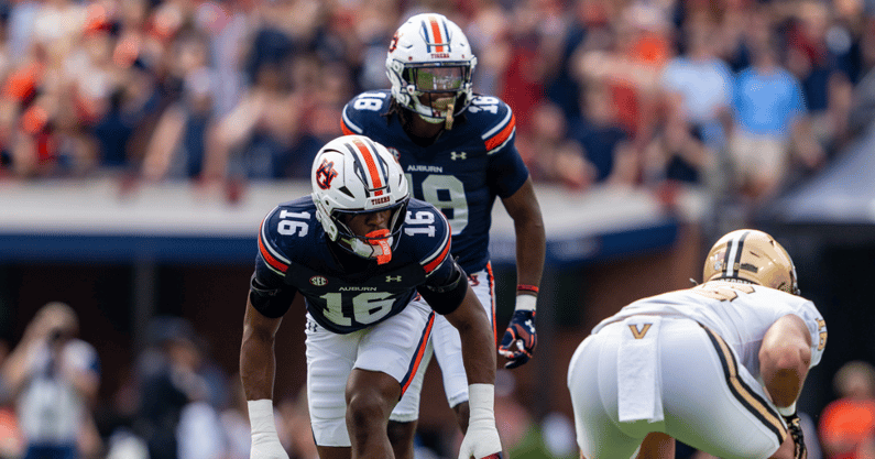 Demarcus Riddick (Photo by Matt Rudolph/Auburn Live)