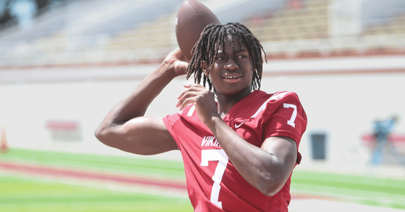 Lowndes quarterback Jayce Johnson