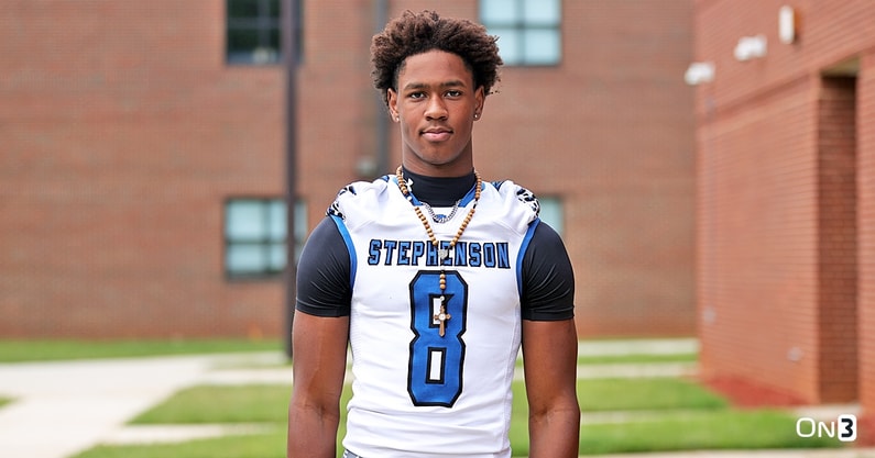 South Carolina EDGE target KJ Green from the 2027 class is pictured at his high school (Photo: On3)