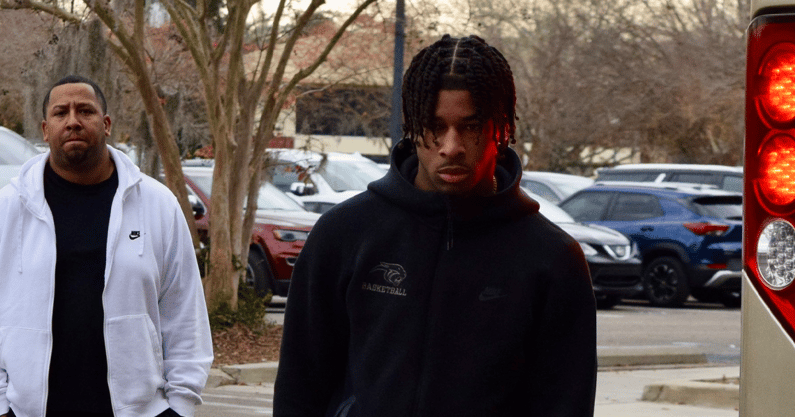 Kaiden Hall arriving at Florida State (Matt LaSerre/Warchant)