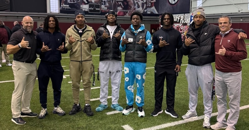 South Carolina WR target Ryan Mosley with other Gamecock commitments, targets, and coaches (Photo: Ryan Mosley | X)