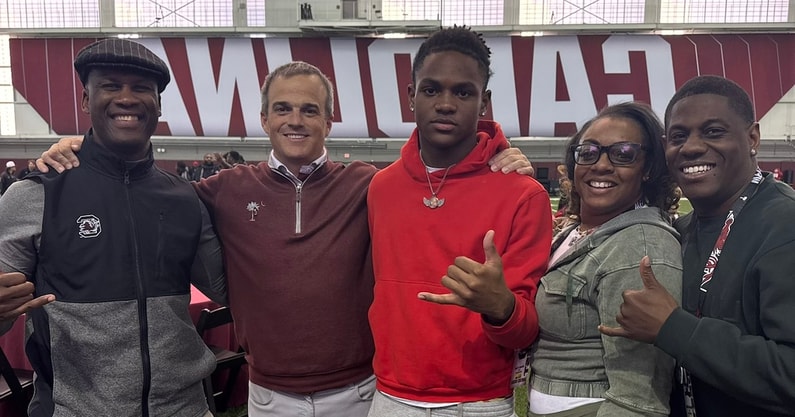 South Carolina commitment Peyton Dyer in Columbia with the Gamecock staff and family (Photo: Peyton Dyer | X)