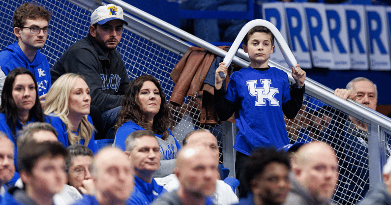 kentucky fans (1)