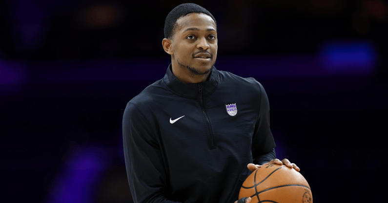 Jan 29, 2025; Philadelphia, Pennsylvania, USA; Sacramento Kings guard De'Aaron Fox warms up before a game against the Philadelphia 76ers at Wells Fargo Center. Mandatory Credit: Bill Streicher-Imagn Images
