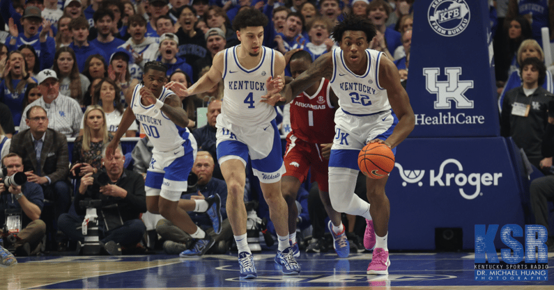 Kentucky center Amari Williams brings the ball up the floor vs. Arkansas - Dr. Michael Huang, Kentucky Sports Radio