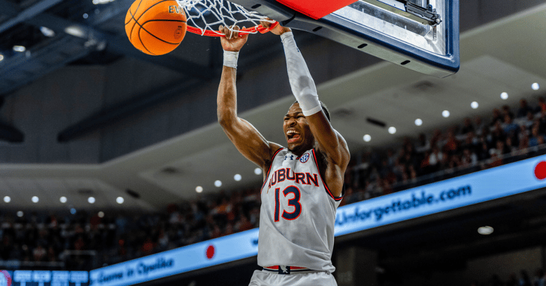 Miles Kelly (Photo by Matt Rudolph/Auburn Live)