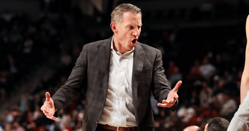 Alabama coach Nate Oats