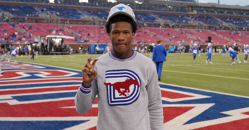 early-enrollee-javion-holiday-ready-to-handle-business-on-and-off-field-at-smu
