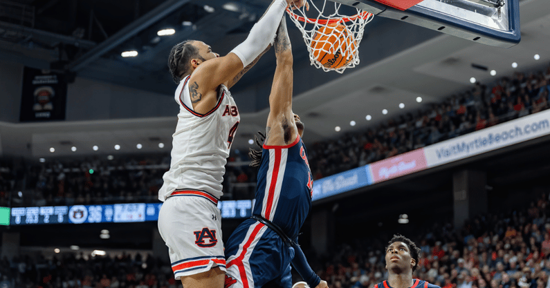 Johni Broome (Photo by Matt Rudolph/Auburn Live)