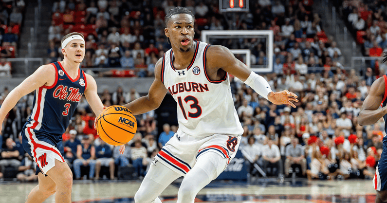 Miles Kelly (Photo by Matt Rudolph/Auburn Live)