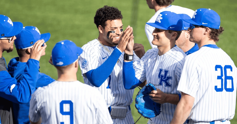 Kentucky-holds-off-Hofstra-open-weekend-series-with-win