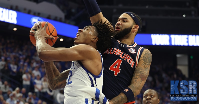 Kentucky center Amari Williams goes against Auburn forward Johni Broome - Dr. Michael Huang, Kentucky Sports Radio
