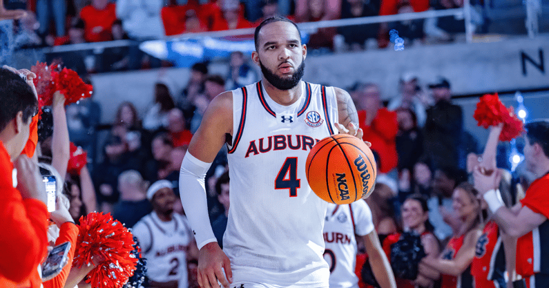 Johni Broome (Photo by Matt Rudolph/Auburn Live)