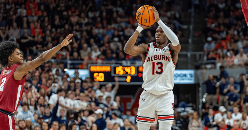 Miles Kelly (Photo by Matt Rudolph/Auburn Live)
