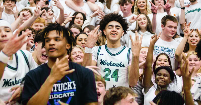 Malachi Moreno celebrates with Great Crossing students - Aaron Perkins, Kentucky Sports Radio