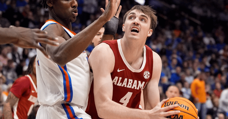 Alabama forward Grant Nelson