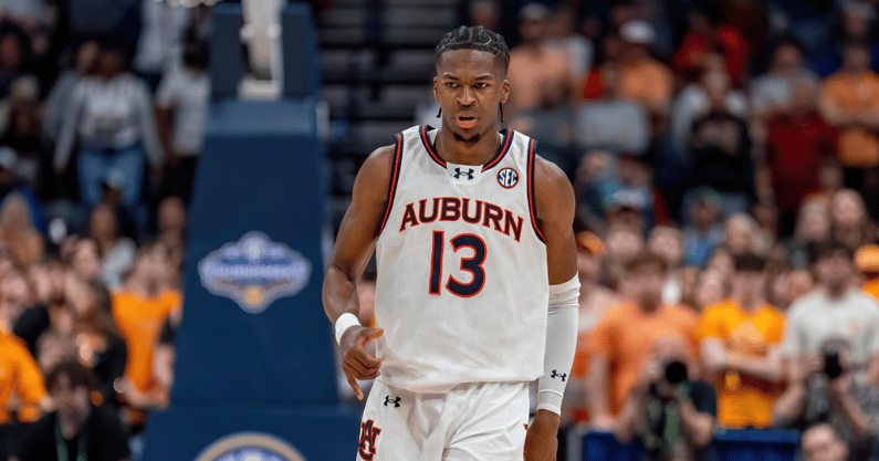 Miles Kelly (Photo by Matt Rudolph/Auburn Live)