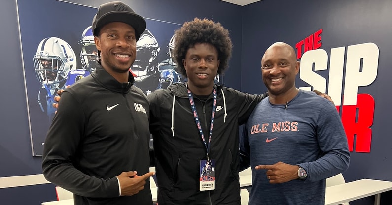 ole-miss-wows-2026-wr-kahden-smith-planning-official-visit