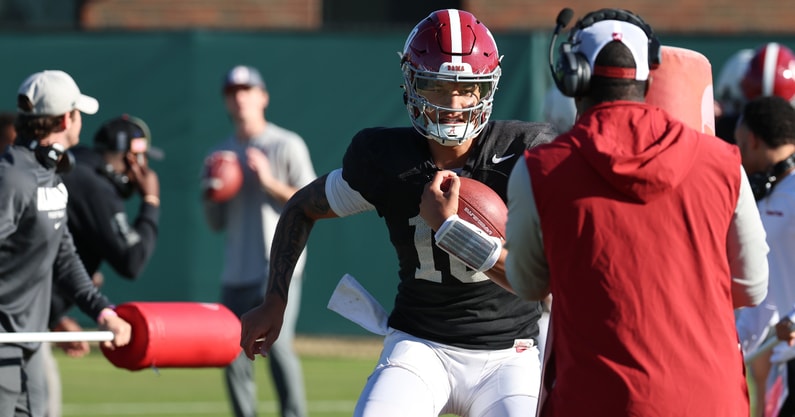 Alabama QB Austin Mack