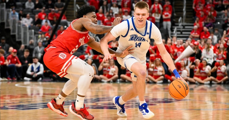 Former Drake guard Bennett Stirtz handles the ball against Bradley. (Photo by Jeff Curry-Imagn Images)