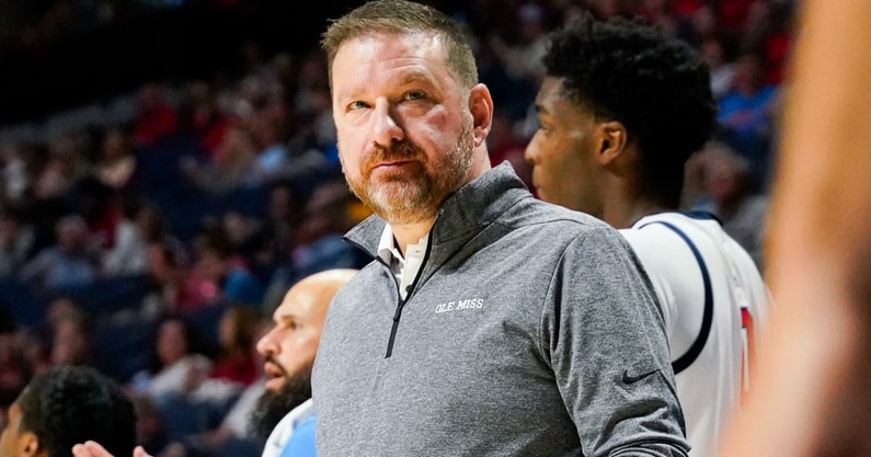 chris-beard-ole-miss-aiming-high-for-basketball-recruiting-class