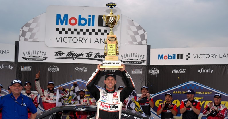 Denny Hamlin (44)
