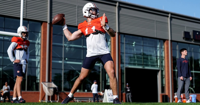 Hugh Freeze: Auburn QB room among 'top' in the SEC, declares Jackson Arnold QB1 - On3