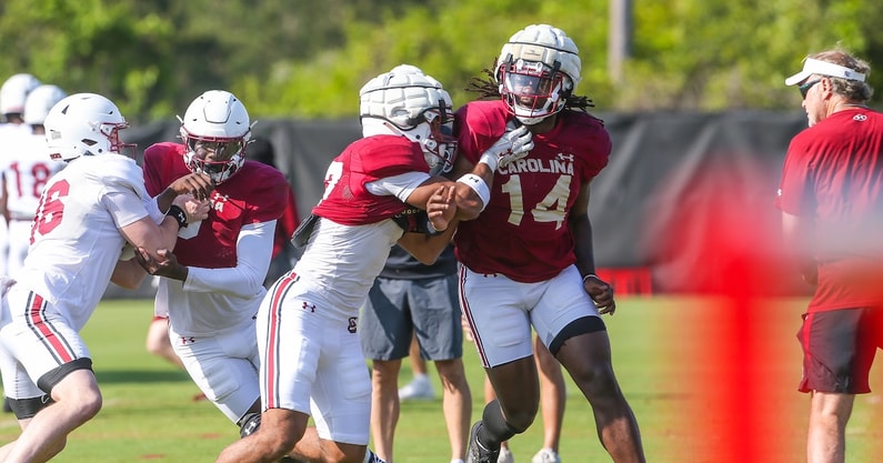 South Carolina LBs Justin Okoronkwo and Jaron Willis (Photo: Katie Dugan | GamecockCentral.com)