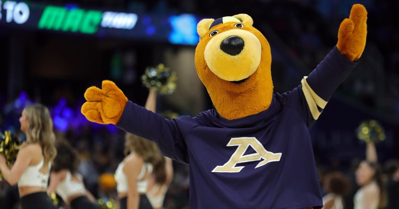 The Akron mascot, Zippy, via Jeff Lange : USA TODAY NETWORK via Imagn Images