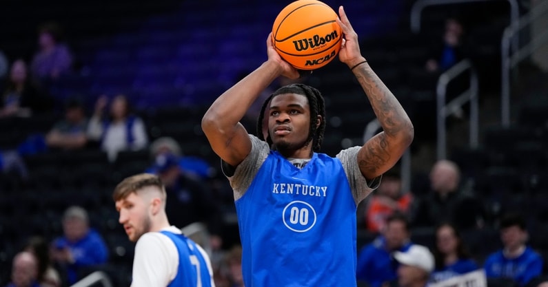Mar 20, 2025; Milwaukee, WI, USA; Kentucky Wildcats guard Otega Oweh (0) shoots during NCAA Tournament First Round Practice at Fiserv Forum. Mandatory Credit: Jeff Hanisch-Imagn Images