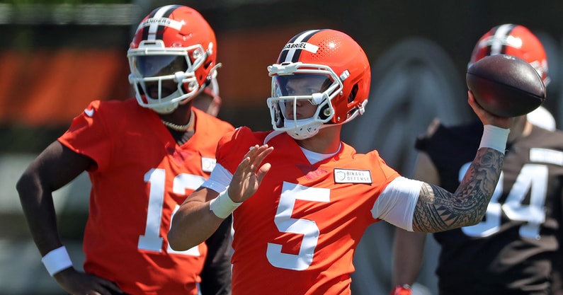 Cleveland Browns QBs Dillon Gabriel and Shedeur Sanders