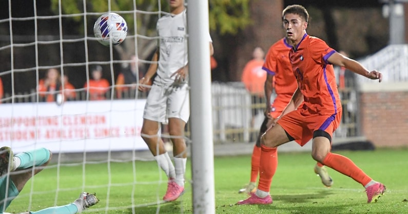 Clemson forward Tyler Trimnal (9) nearly scores against pr during the first half of NCAA Men's Division 1 Soccer Championship second round action at Historic Riggs Field in Clemson, S.C. Sunday, November 24, 2024. Syndication: The Anderson Independent Mail