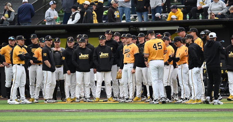 The Hawkeyes were swept by Oregon to end the regular season. (Photo by Dennis Scheidt)