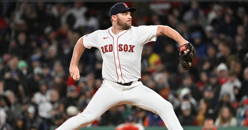 Liam Hendriks, Red Sox