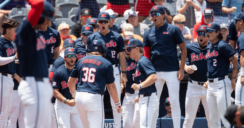 Mike-Bianco-shares-example-Ole-Miss-chemistry-throughout-season