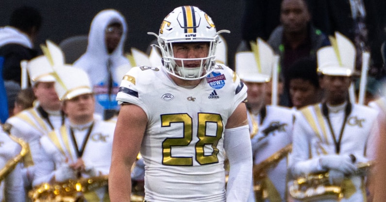 Georgia Tech linebacker Austin Dean