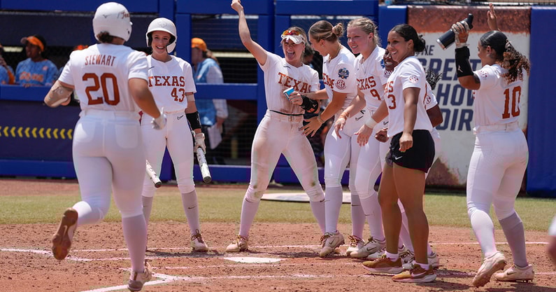 Texas softball at the 2025 WCWS