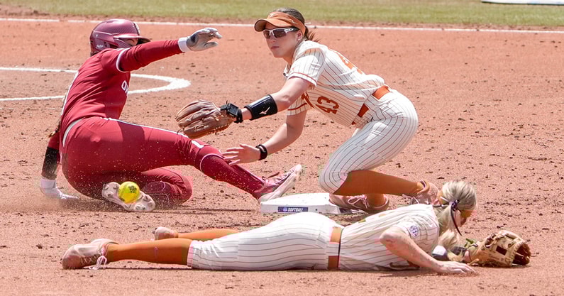 Texas IF Leighann Goode vs. Oklahoma in the 2025 WCWS