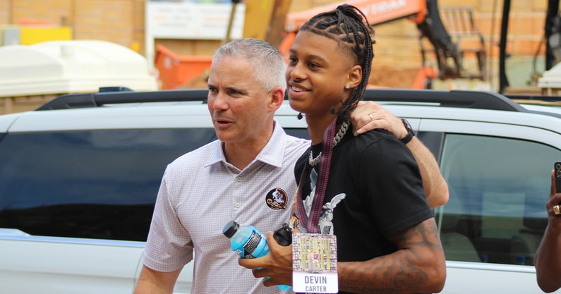 Devin Carter Arriving at Florida State greeted by Mike Norvell (Matt LaSerre/Warchant)