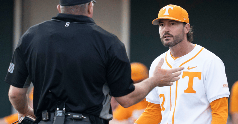 Tony-Vitello-examines-what-went-wrong-for-Tennessee-offensively-in-Super-Regional-vs-Arkansas