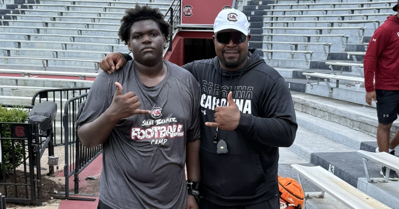 Class of 2027 defensive lineman Ronald "Trey" Moore with South Carolina defensive line coach Travian Robertson. Photo credit: Trey Moore | @trey19moore on Twitter/X