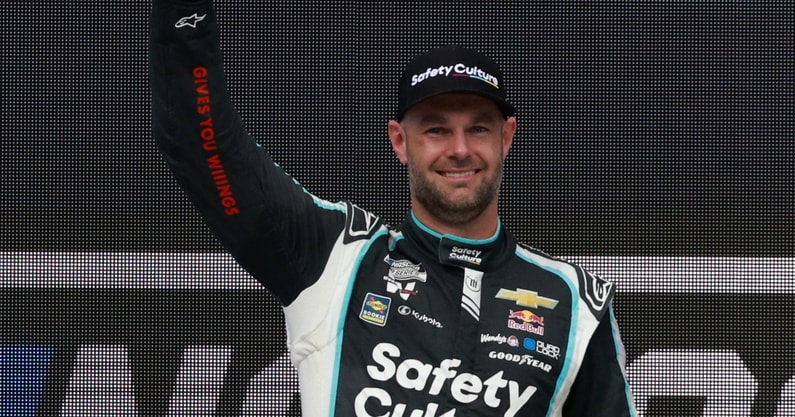 Shane van Gisbergen (3)