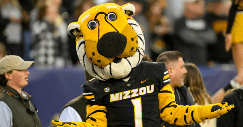 Missouri-expected-to-hire-Miami-linebacker-analyst-Sabbath-Joseph
