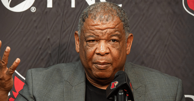 Vince-Marrow-refers-to-Kentucky-as-the-place-up-the-street-during-Louisville-introductory-press-conference