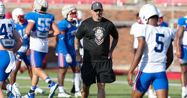 inside-smu-football-summer-workouts-with-shawn-griswold