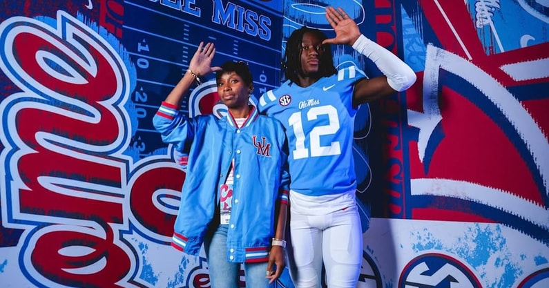 elite-wr-jase-mathews-enters-decision-making-process-after-visits-its-gonna-be-a-battle-for-meJase Mathews OM