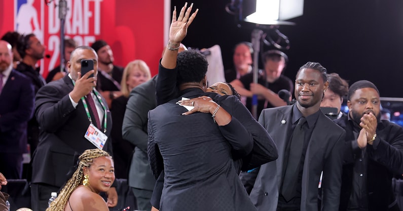 Former Baylor star VJ Edgecombe with his mom at the 2025 NBA Draft