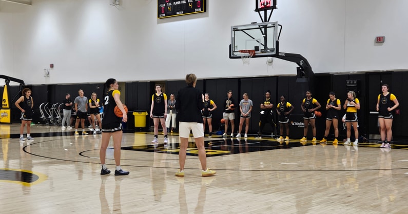 Iowa women's basketball(1)