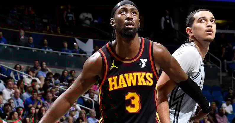 Former Michigan guard Caris LeVert signs with Pistons