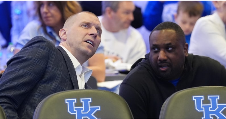 Kentucky’s head coach Mark Pope, left, watches the NCAA Tournament Selection Show inside Rupp Arena Sunday night. March 16, 2025. © Scott Utterback/Courier Journal / USA TODAY NETWORK via Imagn Images